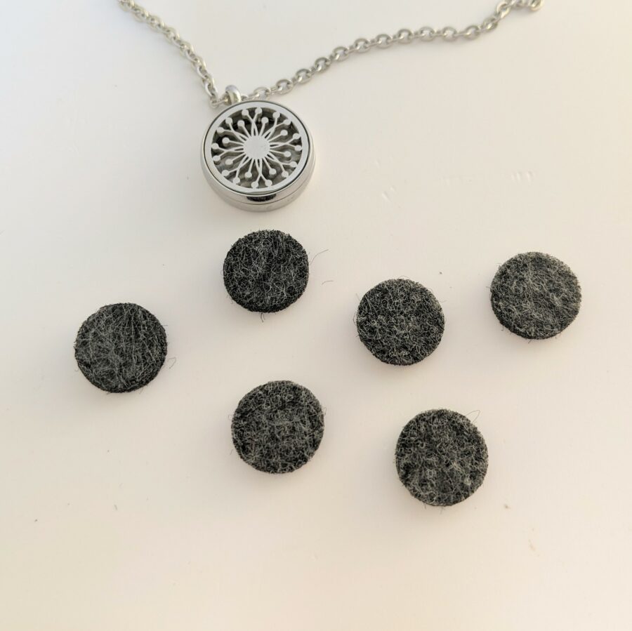 Diffuser jewellery cotton pad in dark grey color
